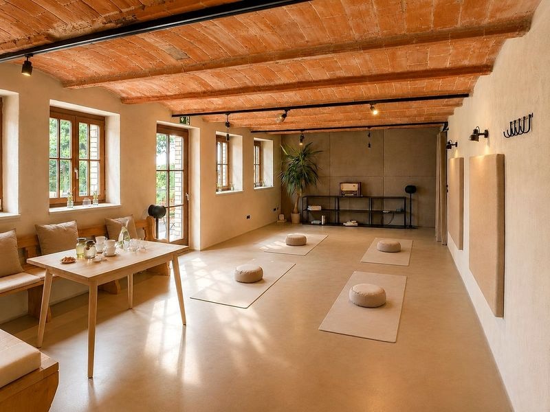 Yogamatten im Stall im Morgenlicht